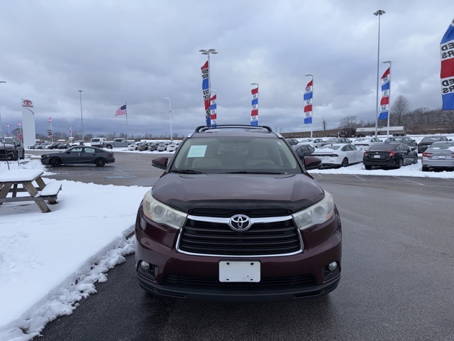 Used 2014 Toyota Highlander XLE with VIN 5TDJKRFH5ES049456 for sale in Austinburg, OH