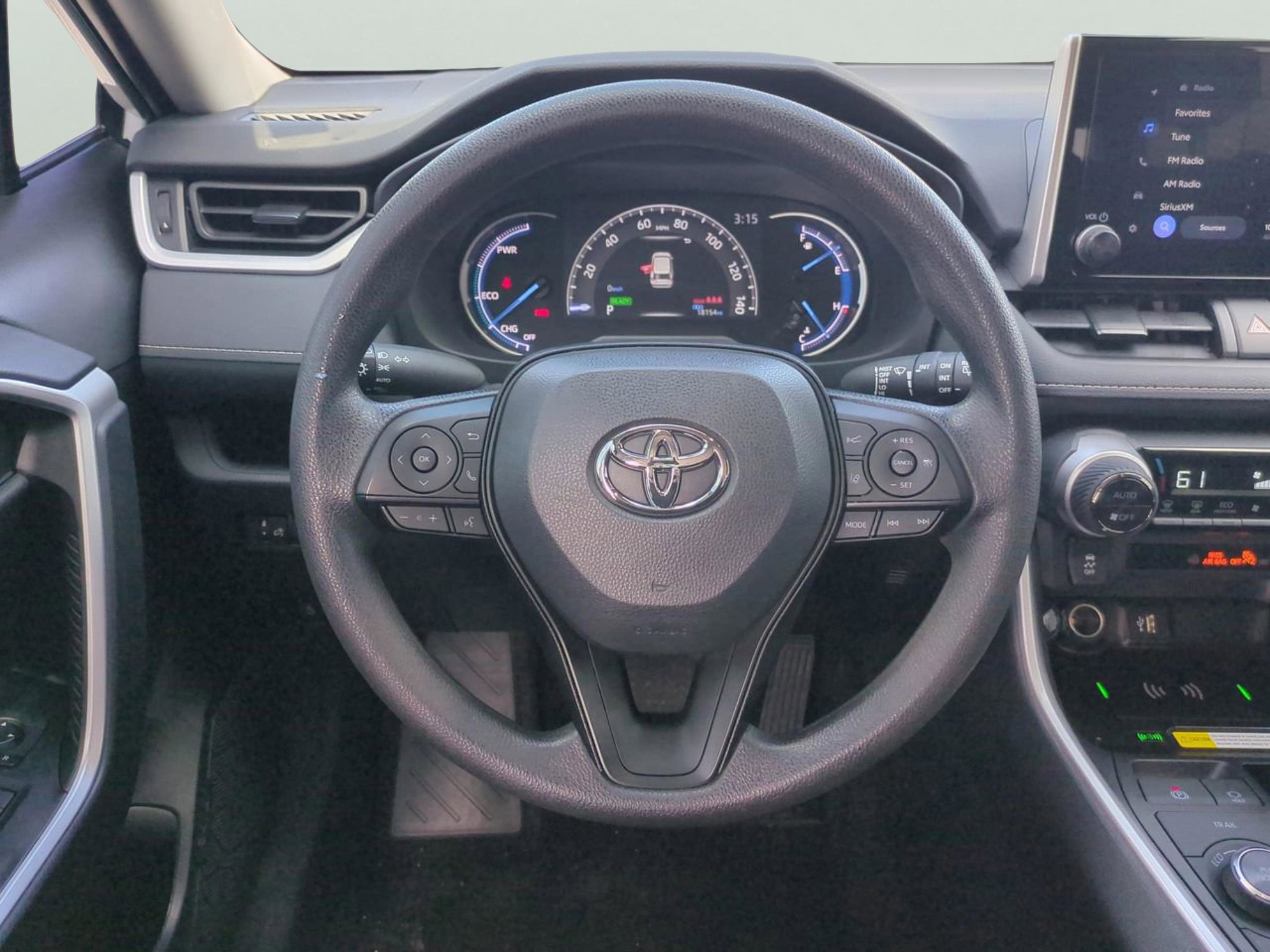 2024 Toyota RAV4 XLE photo 17
