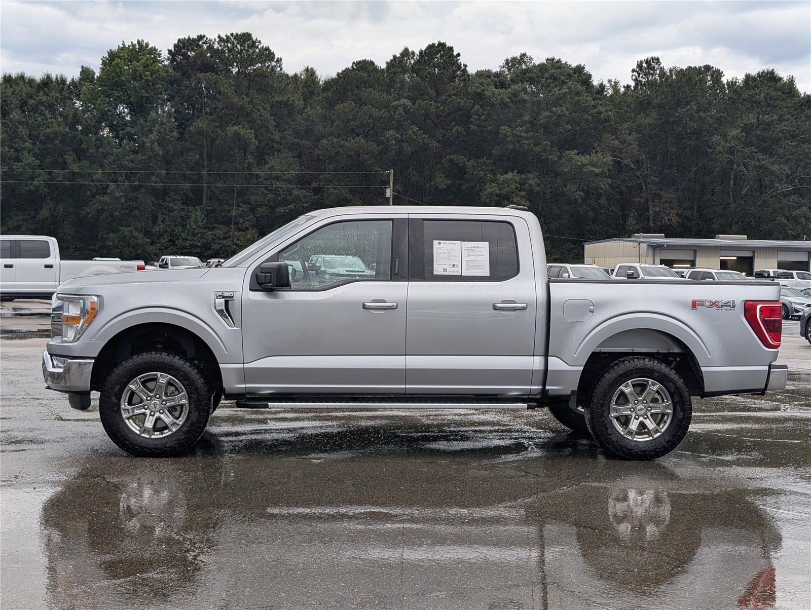 2023 Ford F-150 XLT photo 2