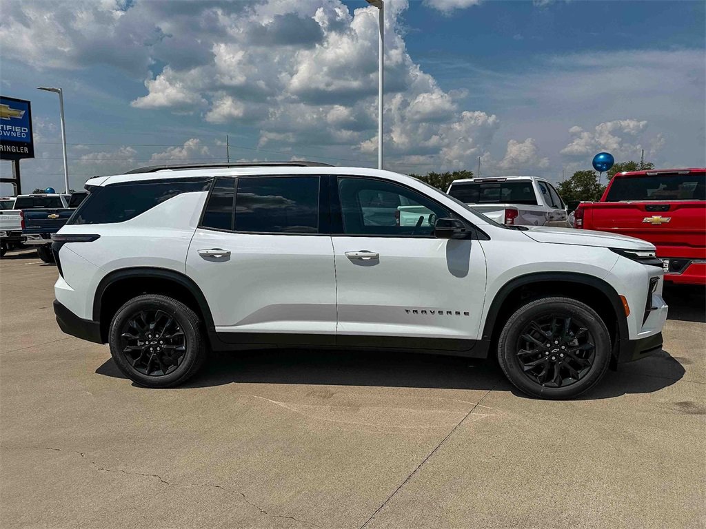 2026 Chevrolet Traverse photo 4
