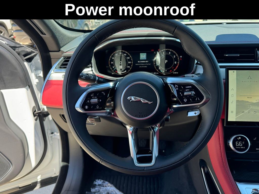 2025 Jaguar F-PACE P250 R-Dynamic S photo 9