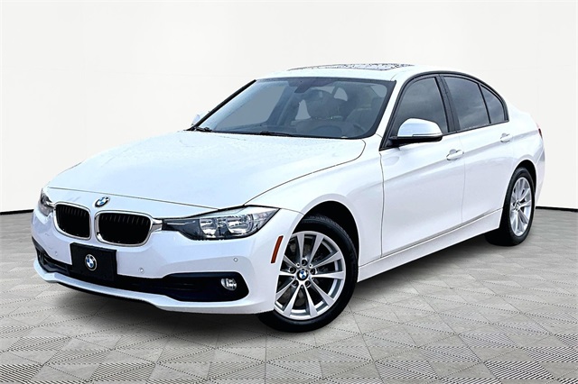 2016 BMW 3 Series 320i's photo