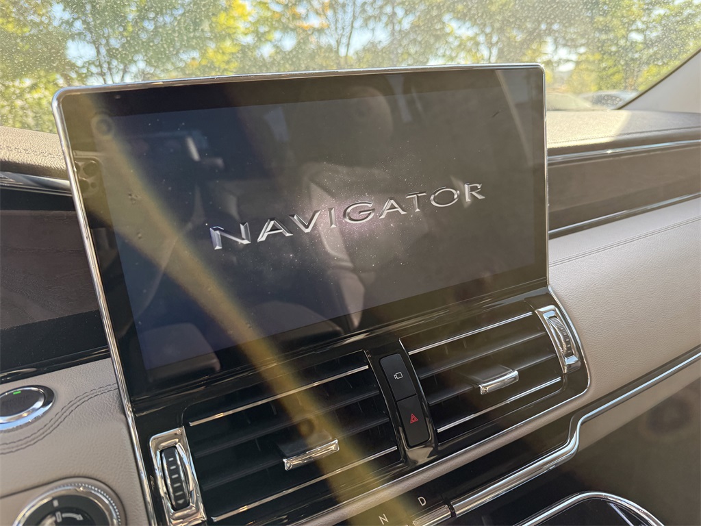 2024 Lincoln Navigator Reserve photo 3