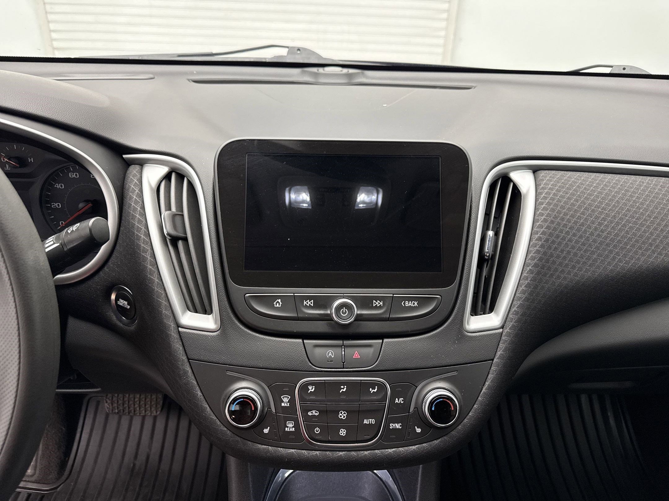 2023 Chevrolet Malibu 1LT photo 28
