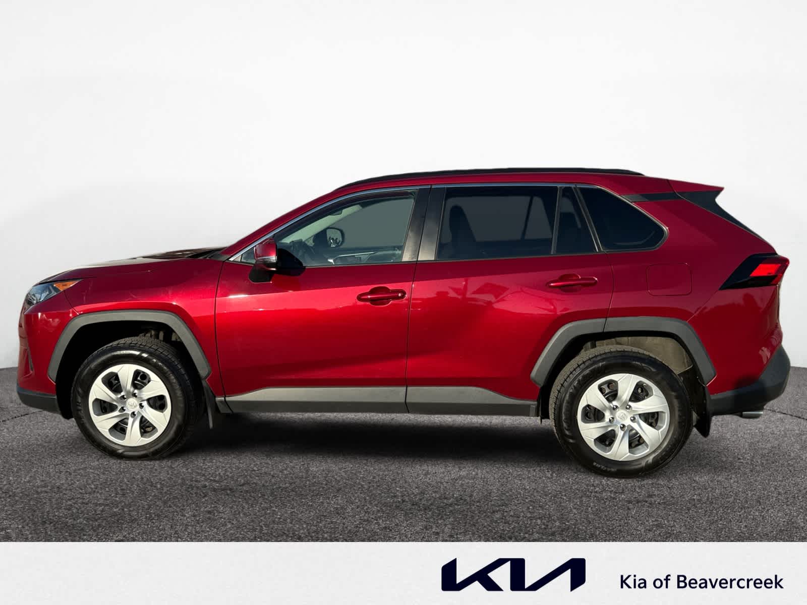 2019 Toyota RAV4 LE photo 2