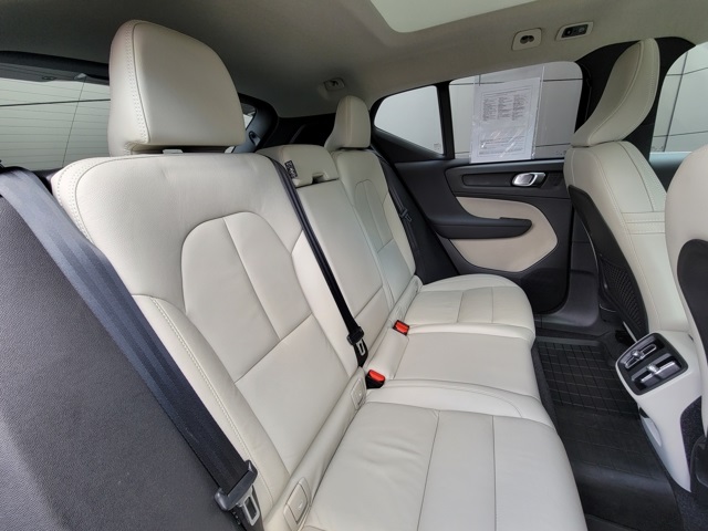 2022 Volvo XC40 T5 Inscription photo 21