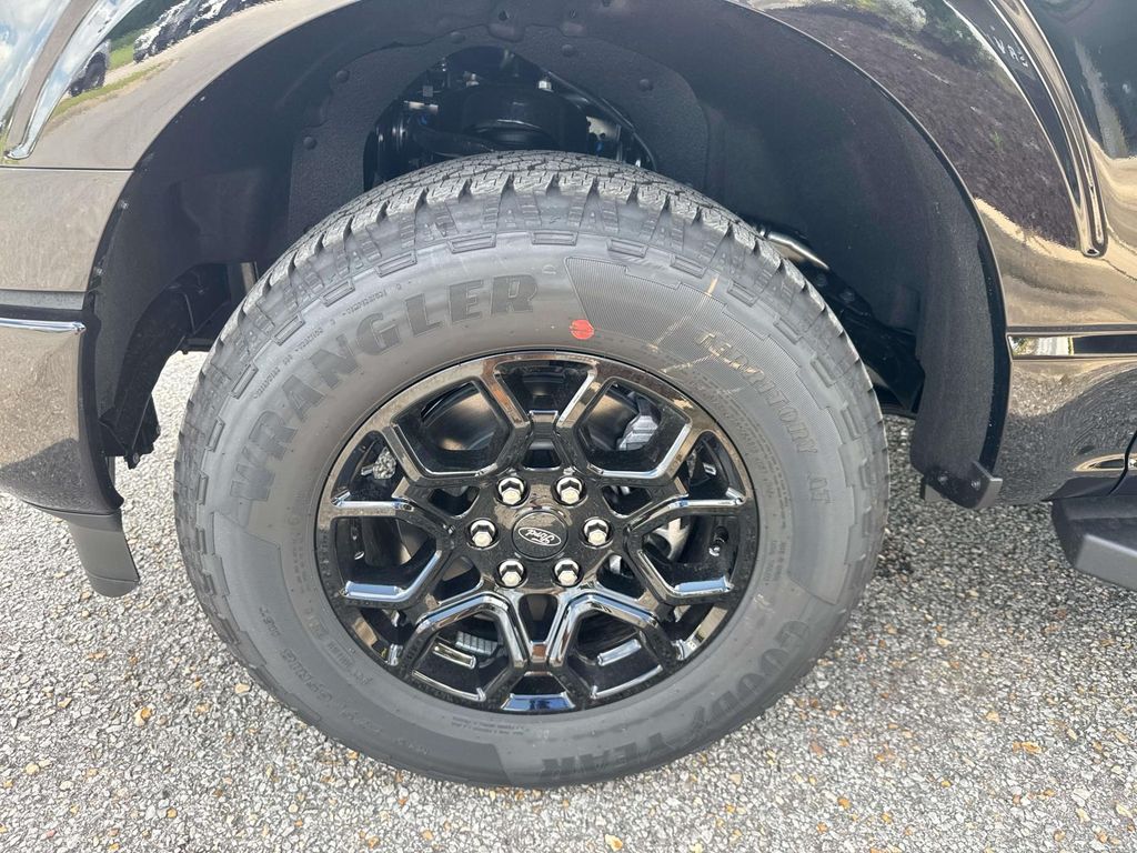 2025 Ford F-150 XLT photo 3