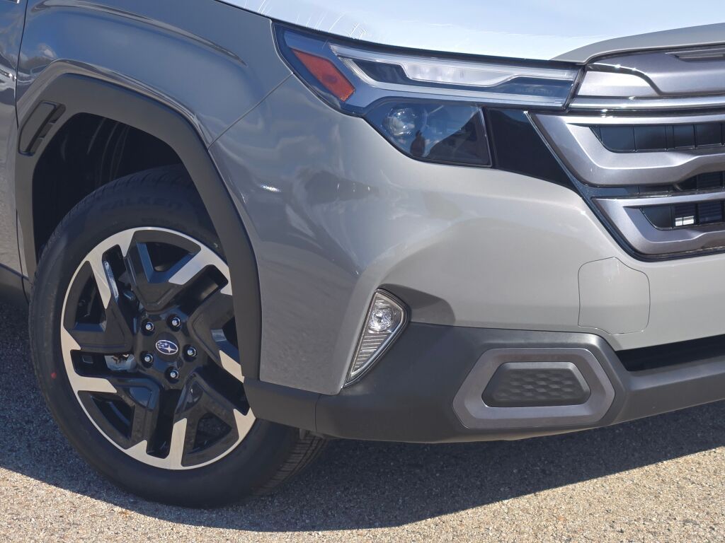 2025 Subaru Forester Limited photo 3