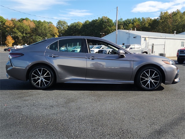 2023 Toyota Camry SE photo 2