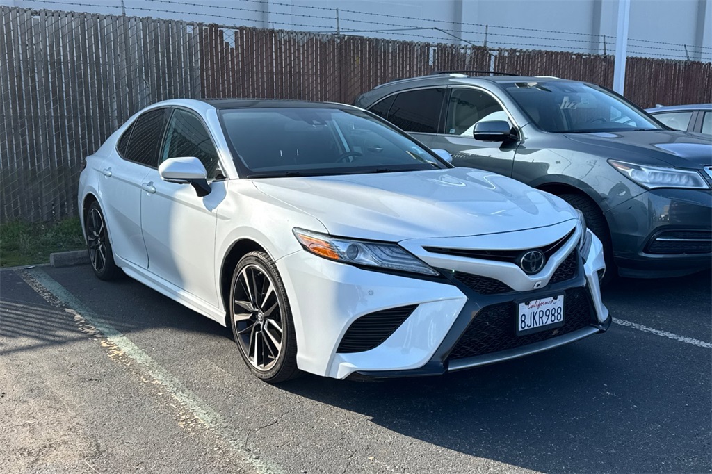 2019 Toyota Camry XSE photo 2