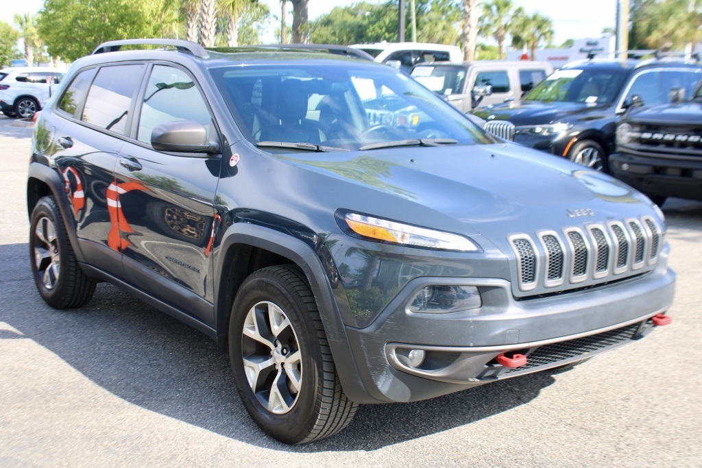 2016 Jeep Cherokee Trailhawk photo 2