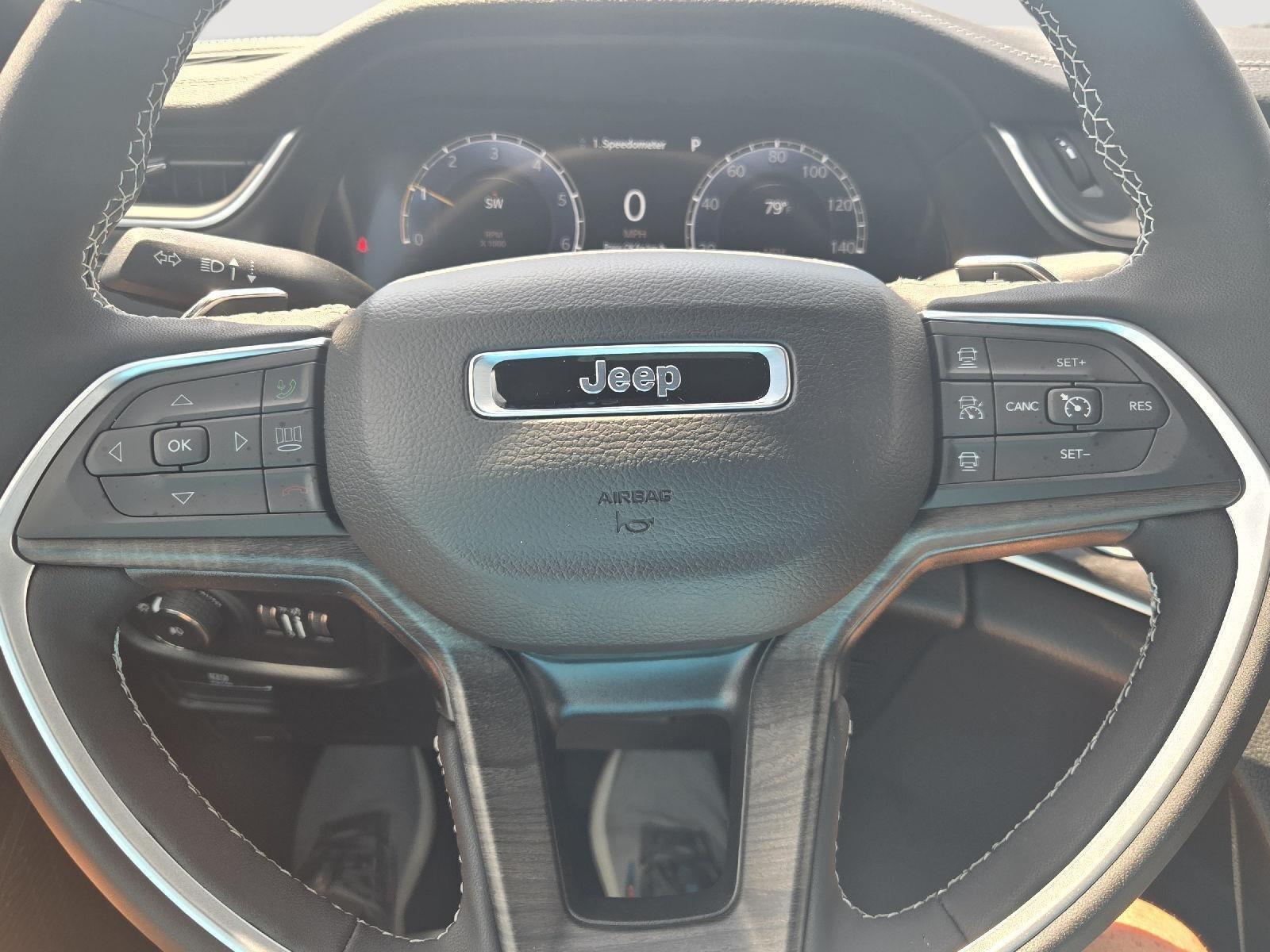2025 Jeep Grand Cherokee Limited photo 14