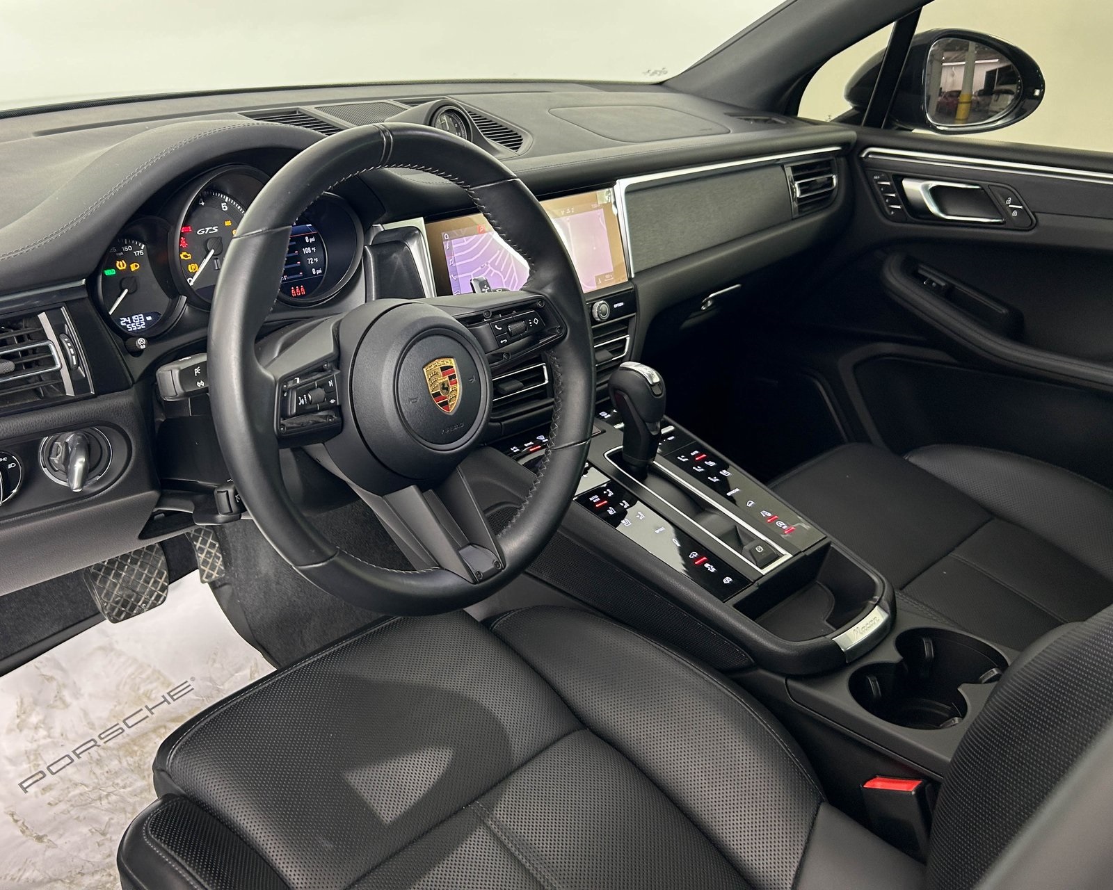 2022 Porsche Macan GTS photo 4