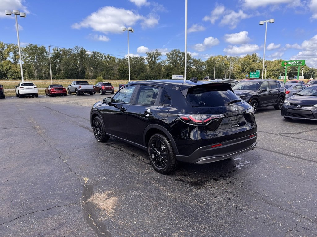 2026 Honda HR-V Sport photo 4