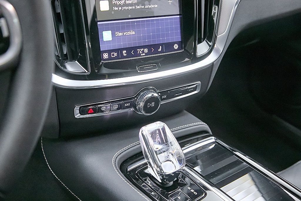 2023 VOLVO S60 - Image 23