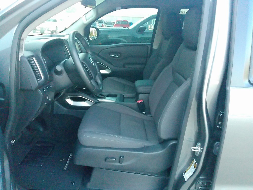 2024 Nissan Frontier SV photo 8
