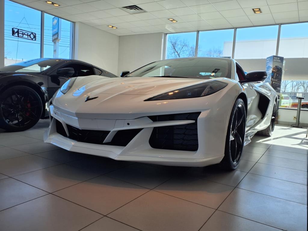 2025 Chevrolet Corvette E-Ray 3LZ photo 5