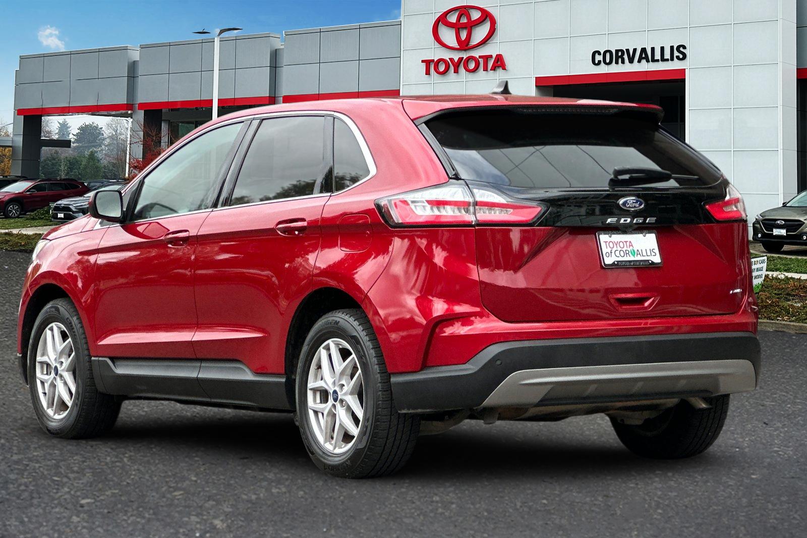 2022 Ford Edge SEL photo 5