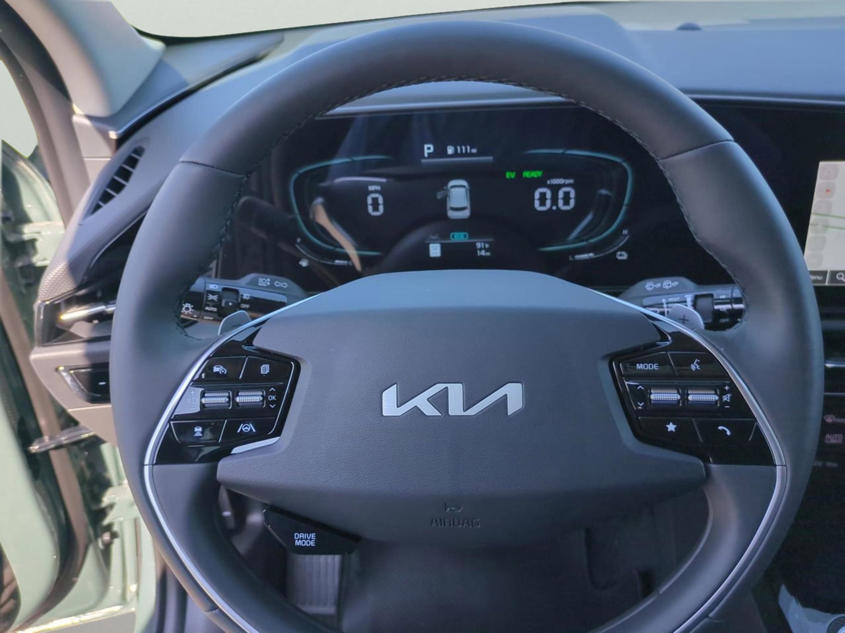2025 Kia Niro SX photo 29
