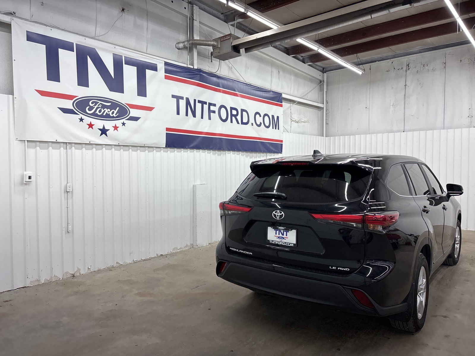 2023 Toyota Highlander L photo 5