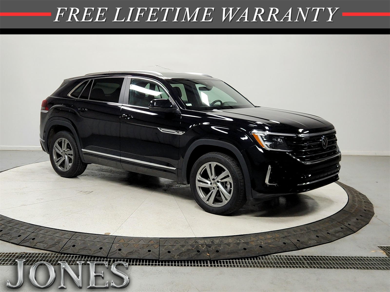 2024 Volkswagen Atlas Cross Sport SEL R-LINE's photo