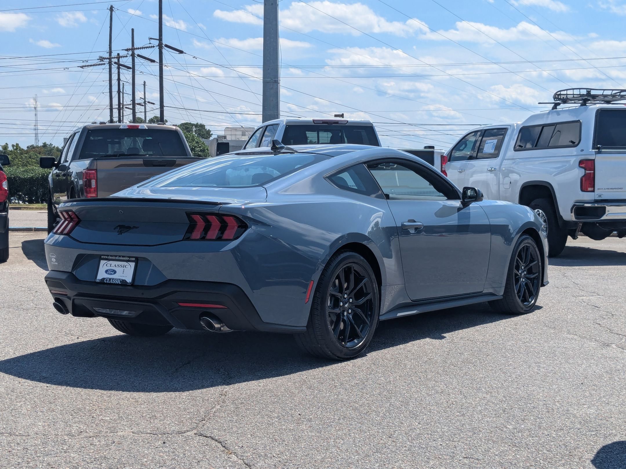 2025 Ford Mustang EcoBoost photo 5