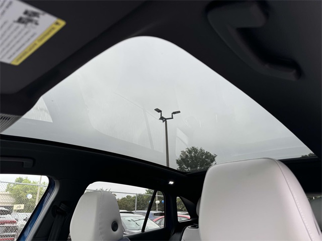 2025 Volkswagen ID.4 Pro Plus photo 4