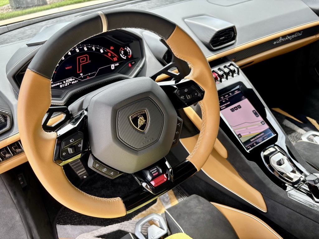 2024 Lamborghini Huracan Sterrato Base photo 17