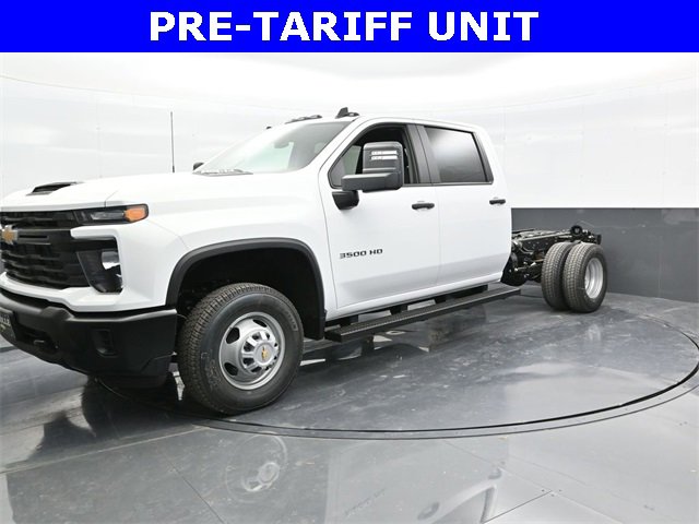 2025 Chevrolet Silverado 3500HD Work Truck photo 3