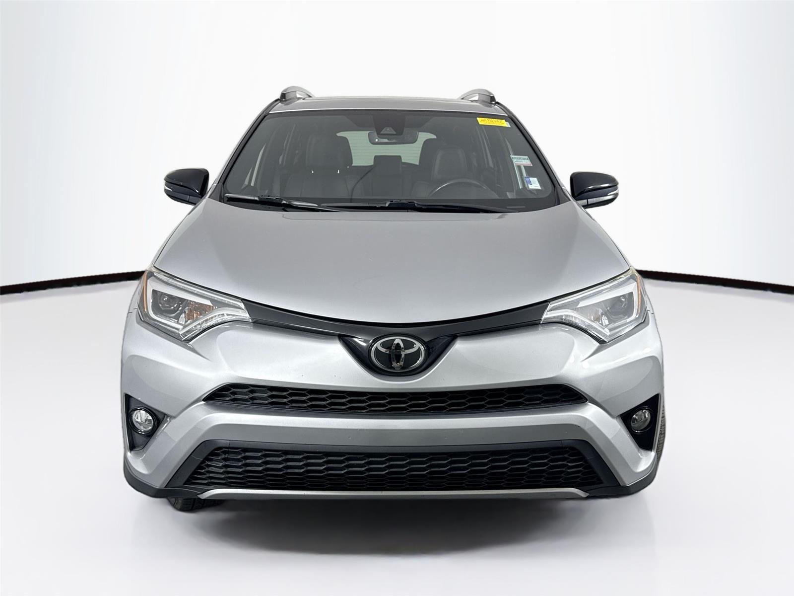 2018 Toyota RAV4 SE photo 3