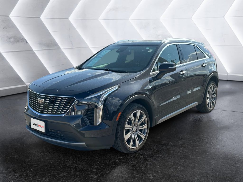2023 Cadillac XT4 Premium Luxury photo 3