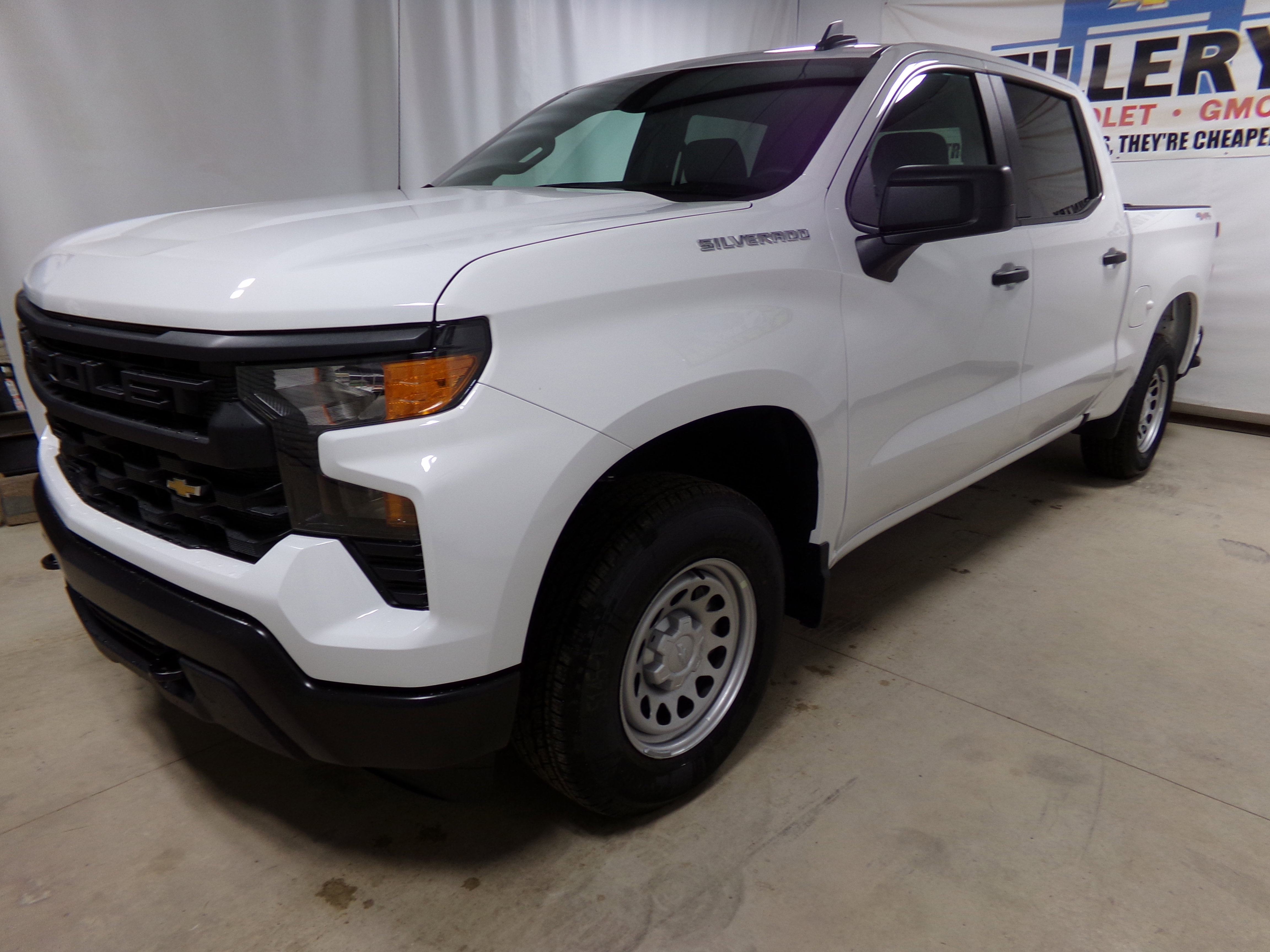 2026 Chevrolet Silverado 1500 photo 3