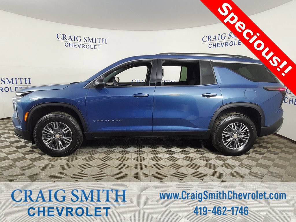 2026 Chevrolet Traverse photo 2