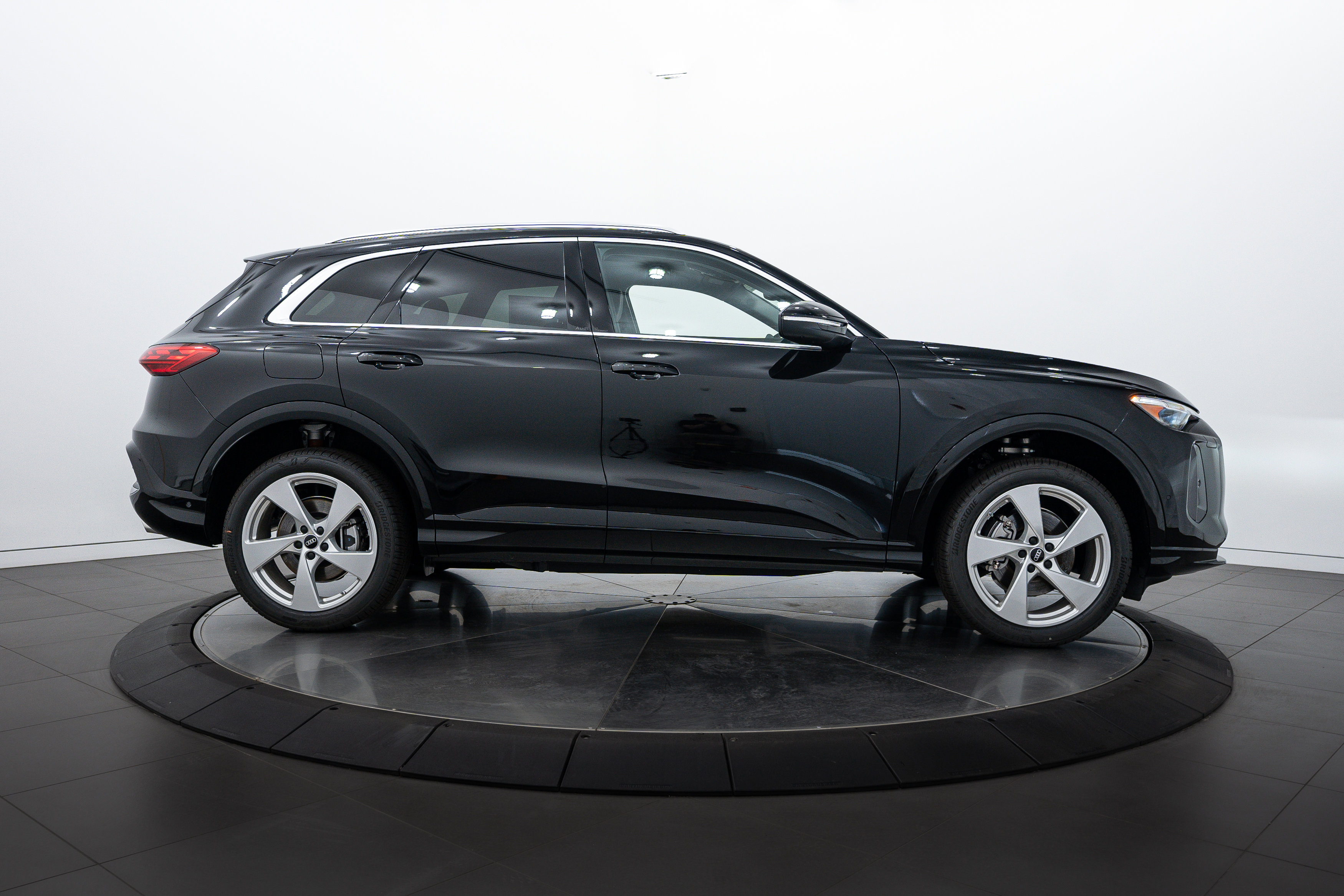 2025 Audi Q5 Premium Plus photo 3