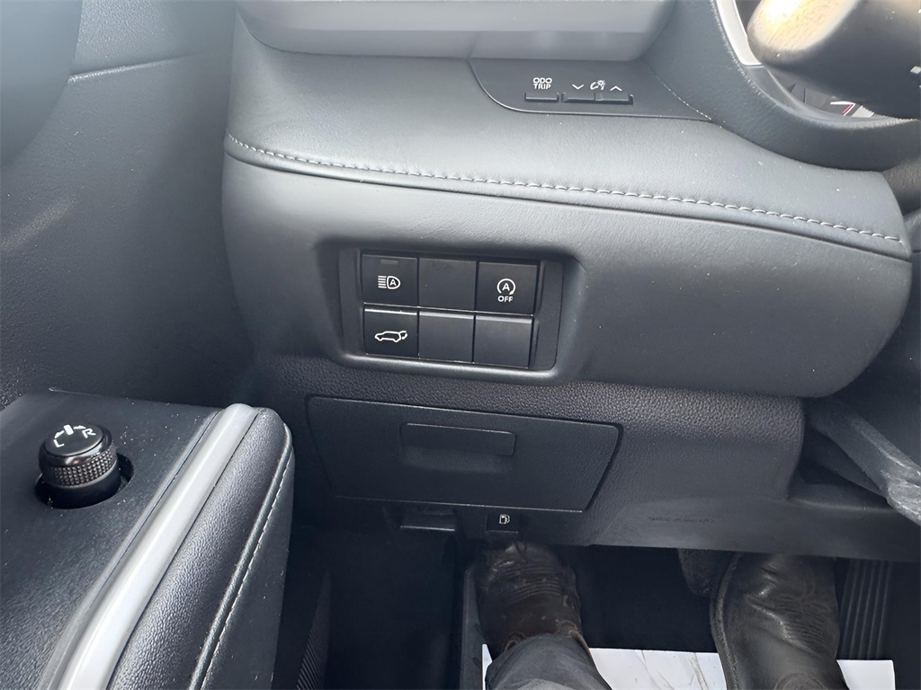 2023 Toyota Highlander XLE photo 17