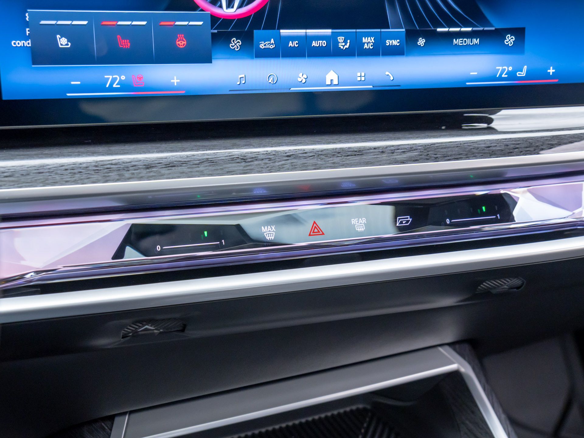 New 2025 Brooklyn Grey Metallic BMW 750e xDrive image 29