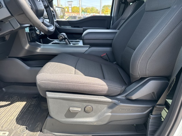 2025 Ford F-150 XLT photo 19