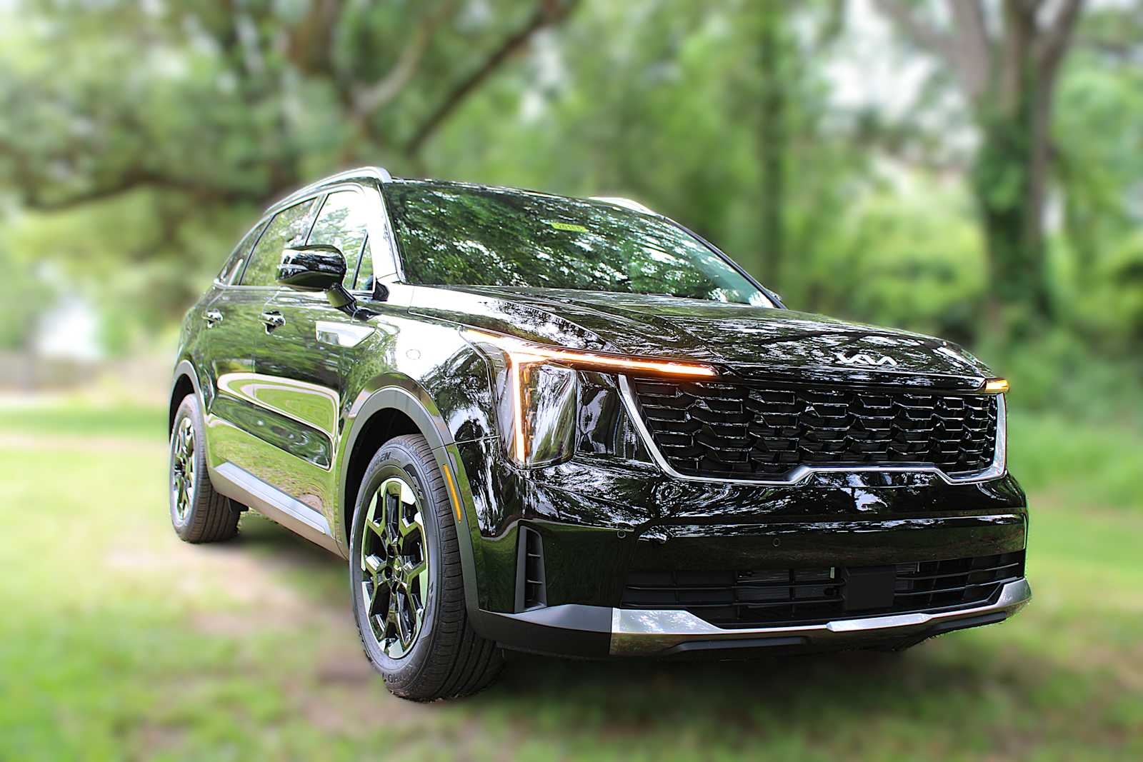 2025 Kia Sorento S photo 2
