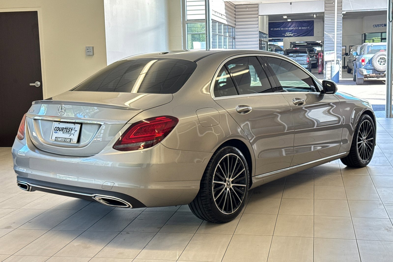 2019 Mercedes Benz C 300 photo 3
