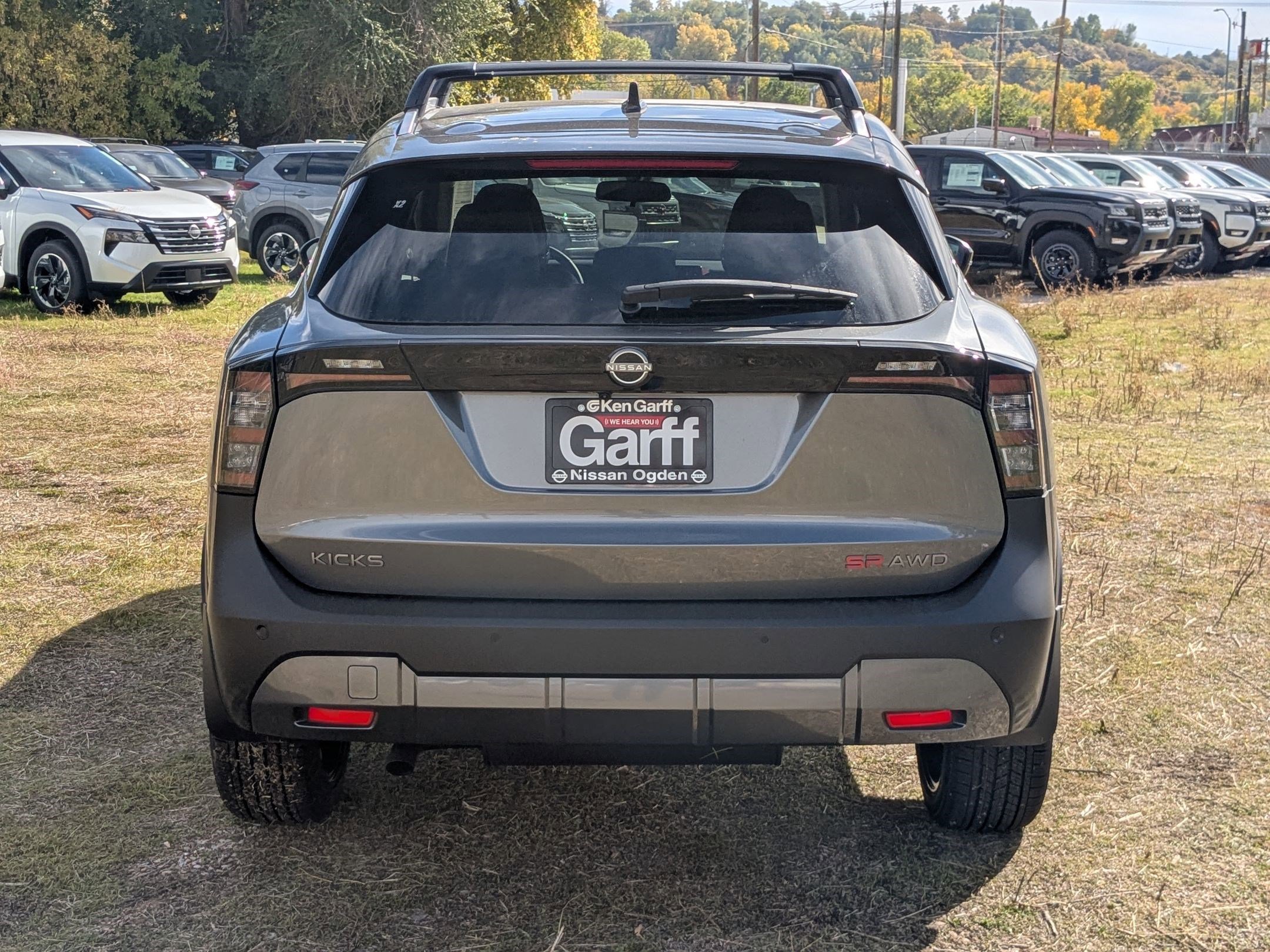 2026 Nissan Kicks SR photo 4