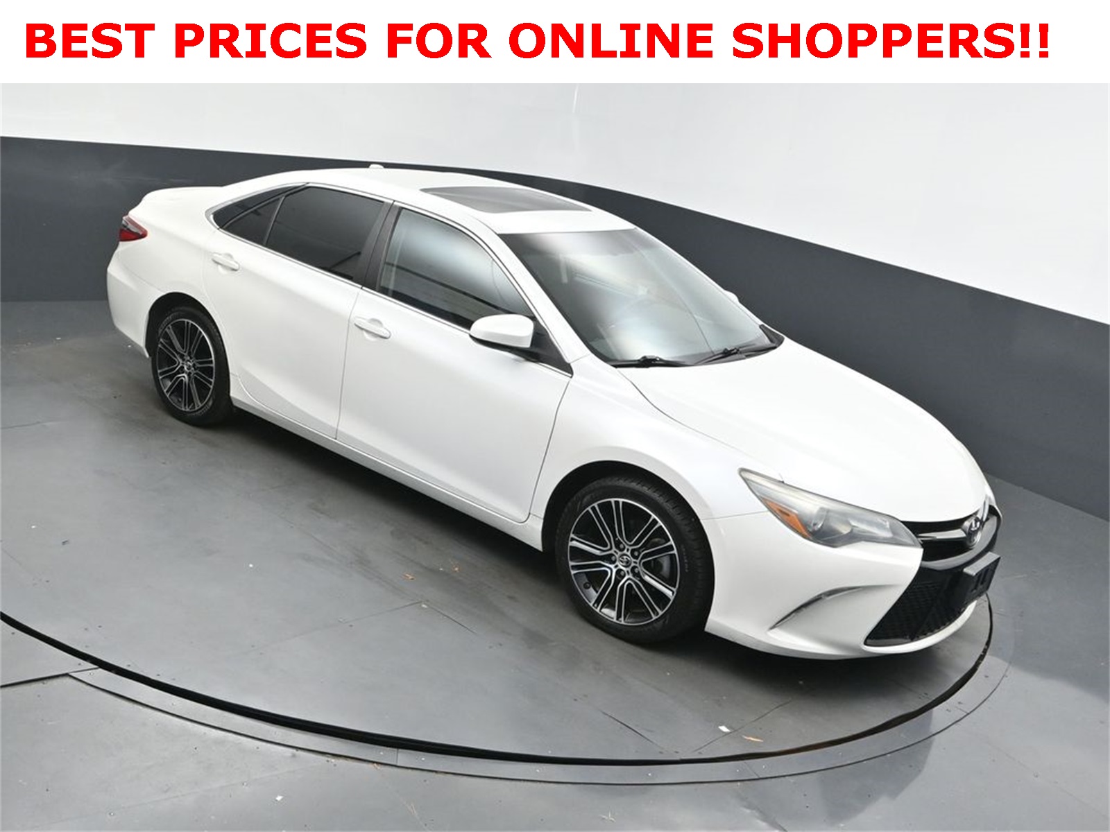 2016 Toyota Camry Special Edition's photo