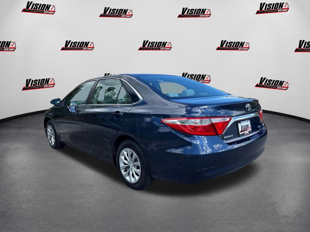 2016 Toyota Camry LE photo 7