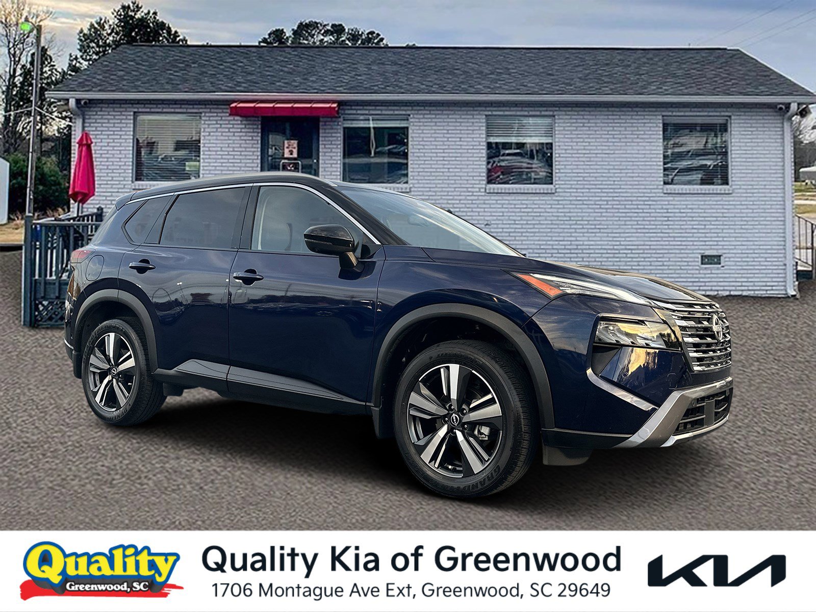 2024 Nissan Rogue SL's photo