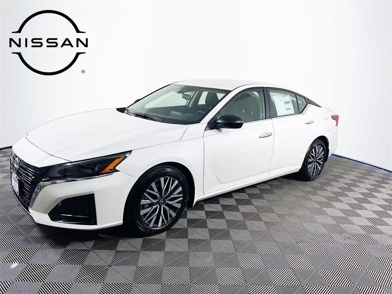 2025 Nissan Altima SV's photo