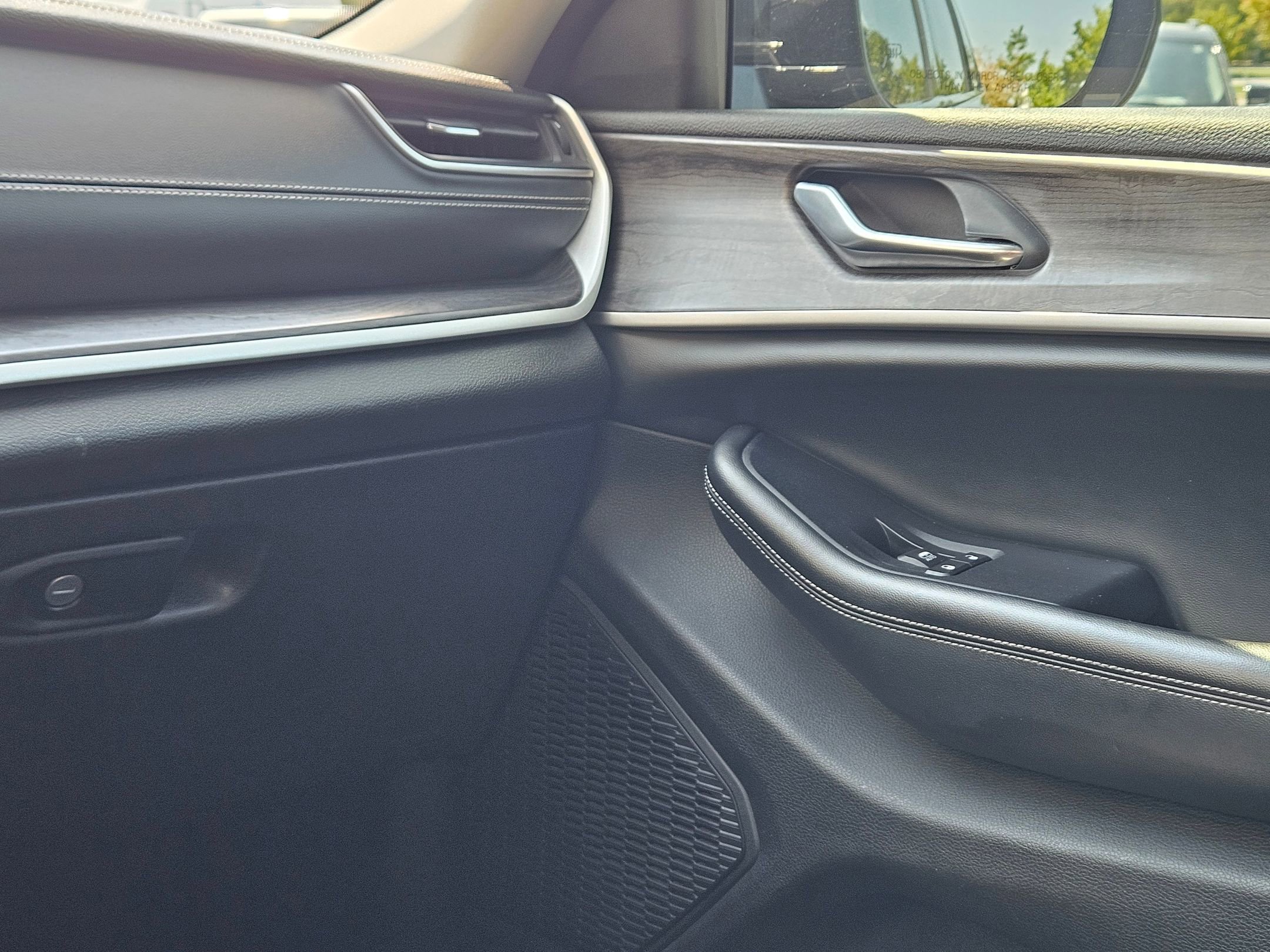 2023 Jeep Grand Cherokee Limited photo 10