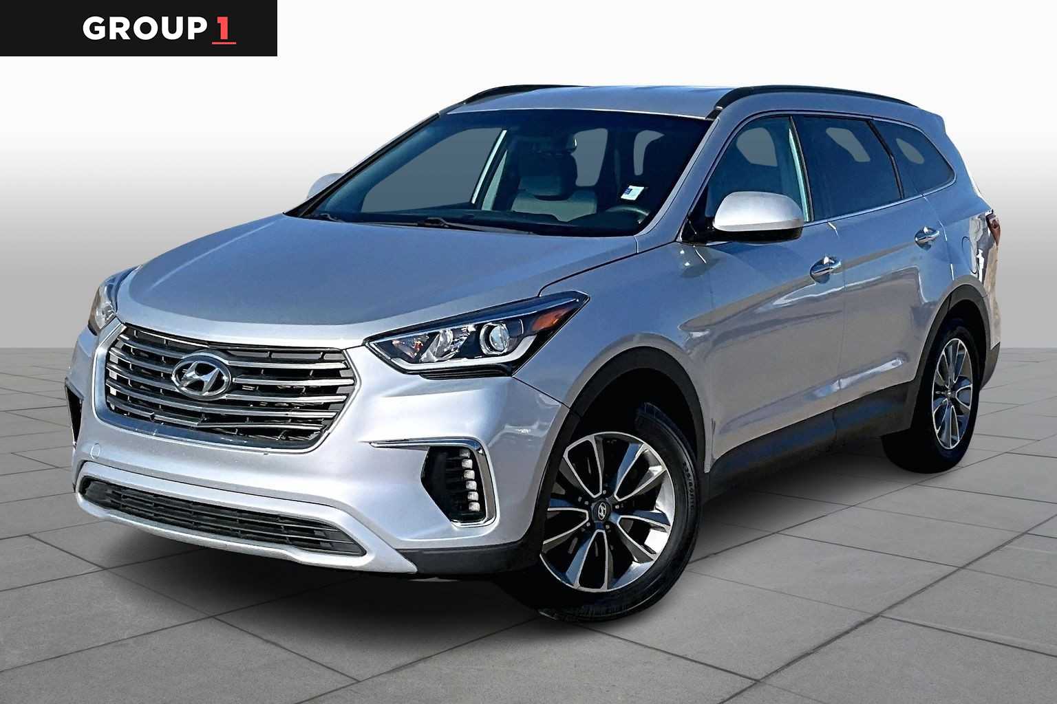 2017 Hyundai Santa Fe SE's photo