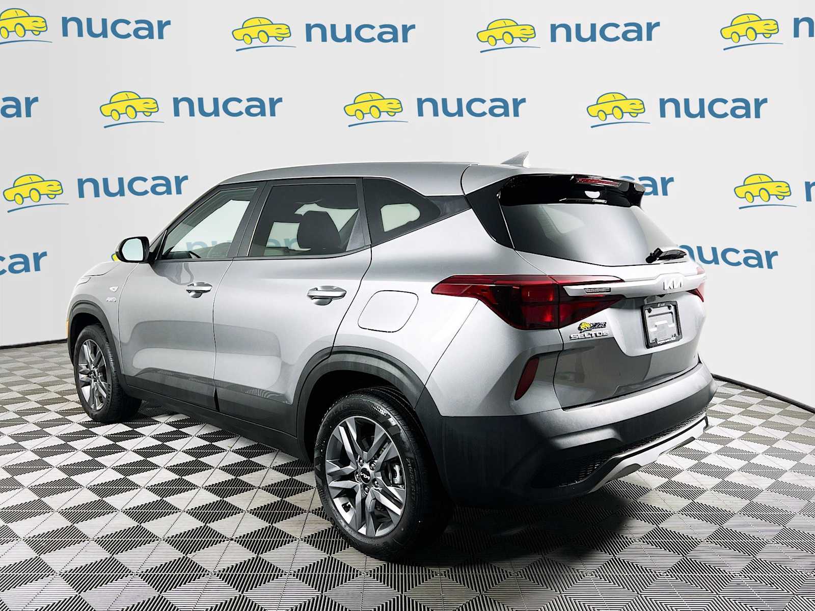 2023 Kia Seltos LX photo 4