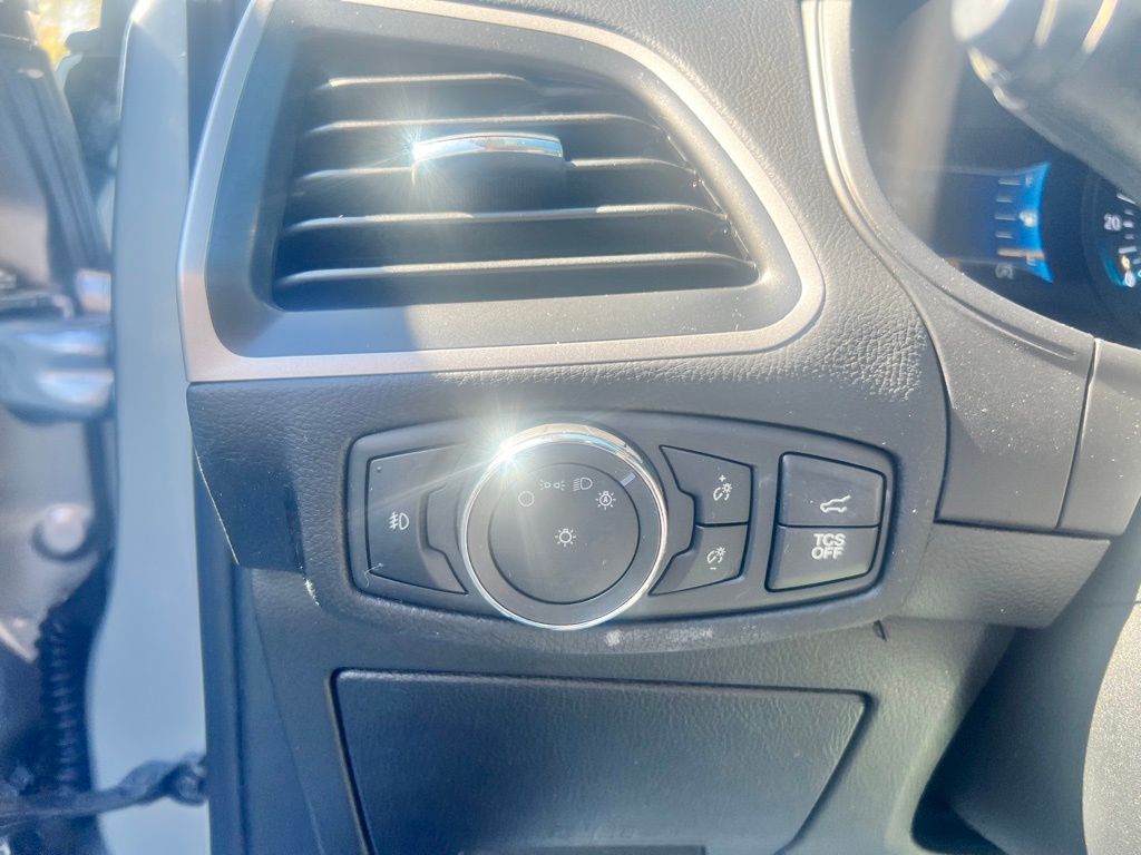 2022 Ford Edge SEL photo 12