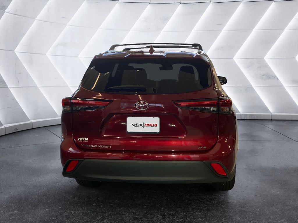 2023 Toyota Highlander XLE photo 5