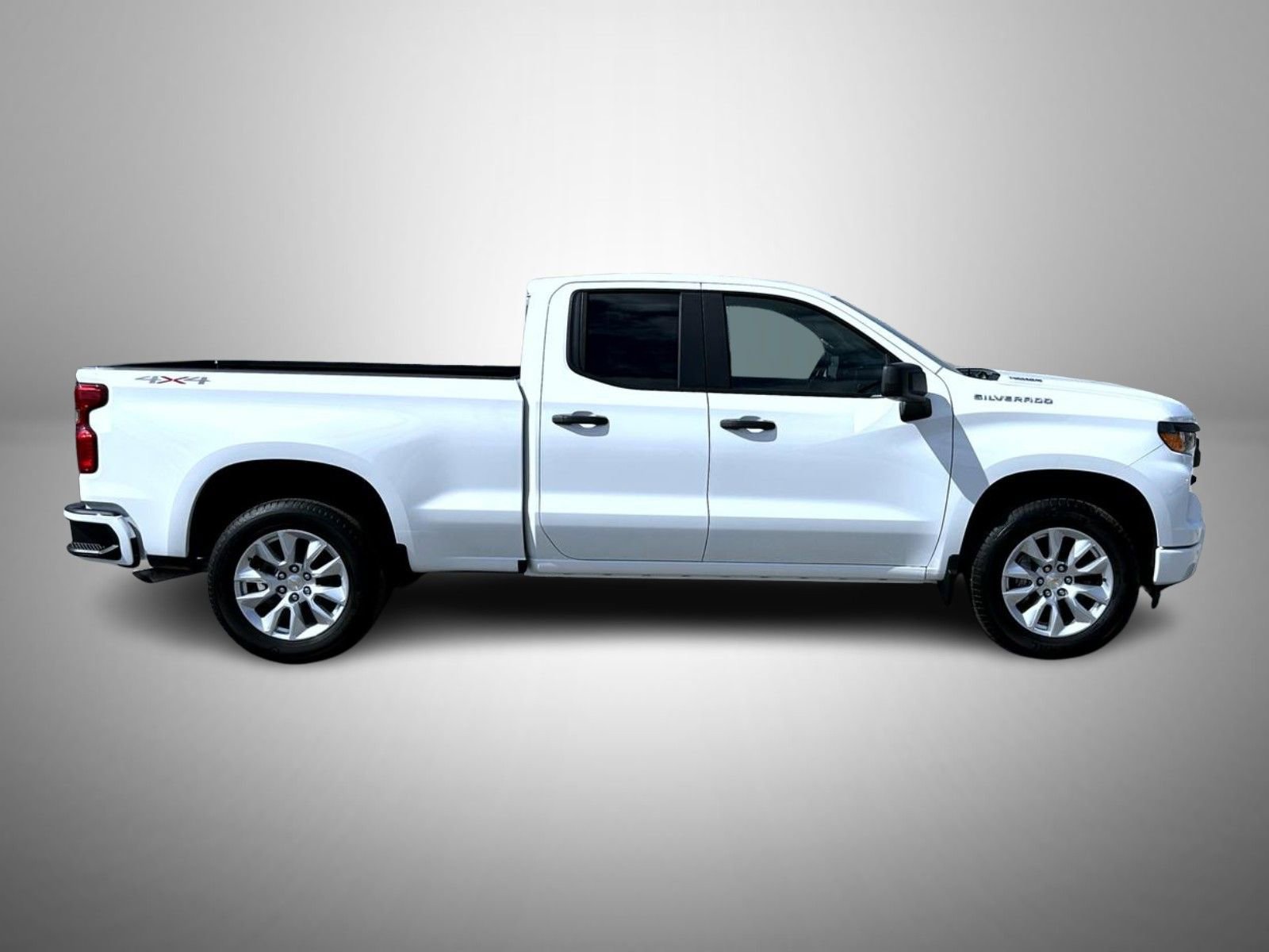 2026 Chevrolet Silverado 1500 Custom photo 3